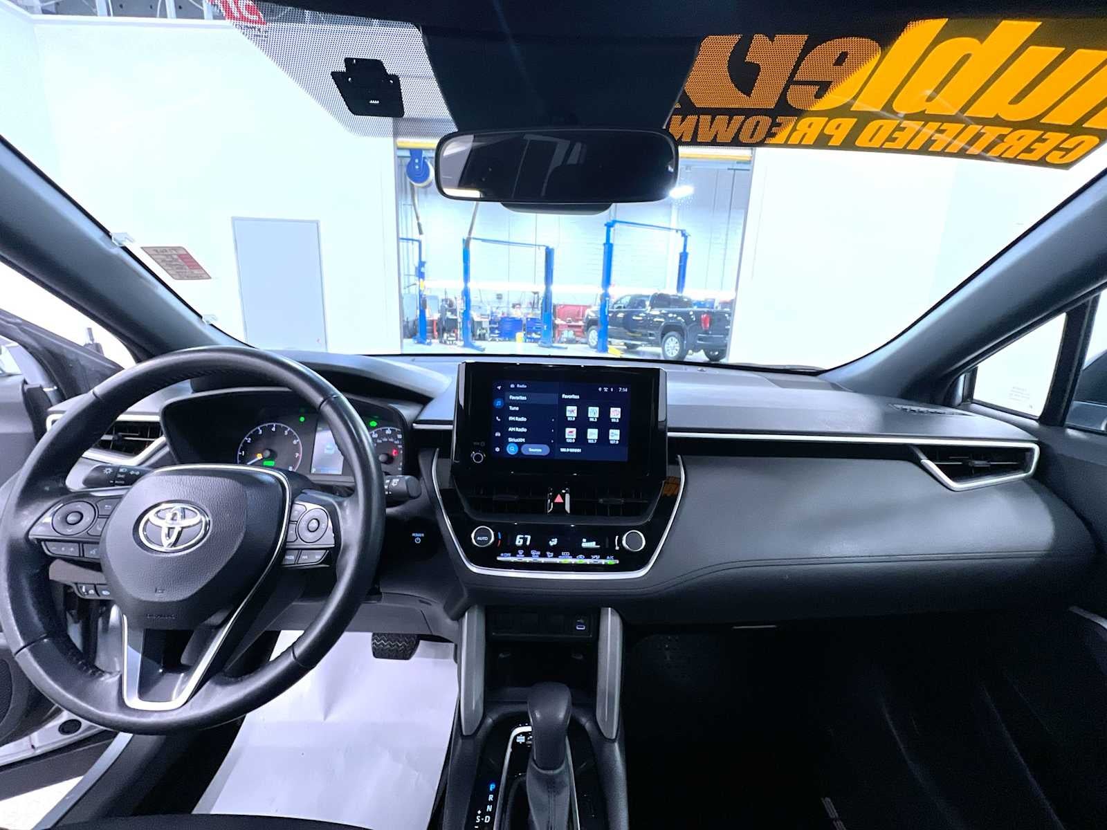 2025 Toyota Corolla Cross Hybrid SE