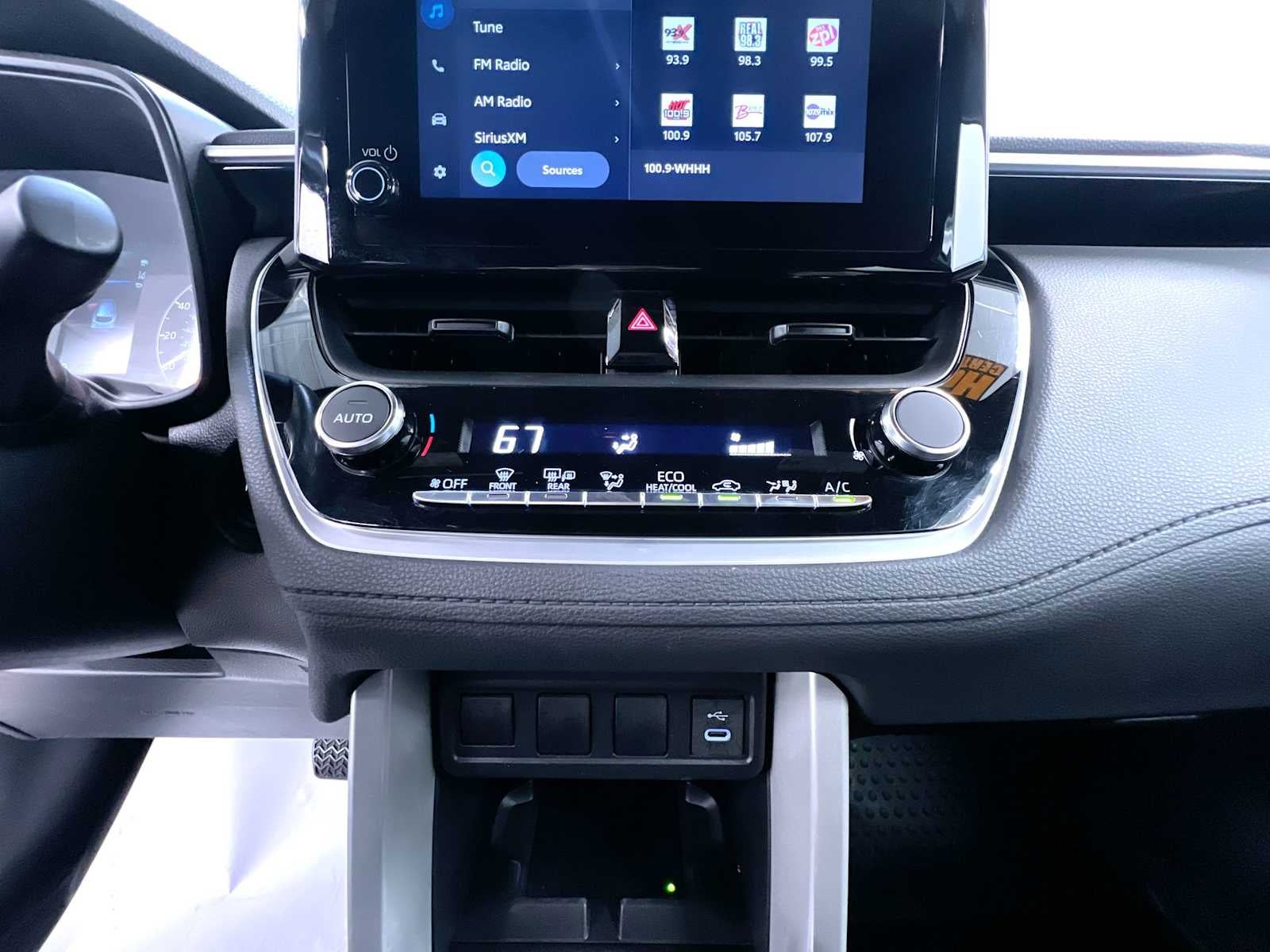 2025 Toyota Corolla Cross Hybrid SE