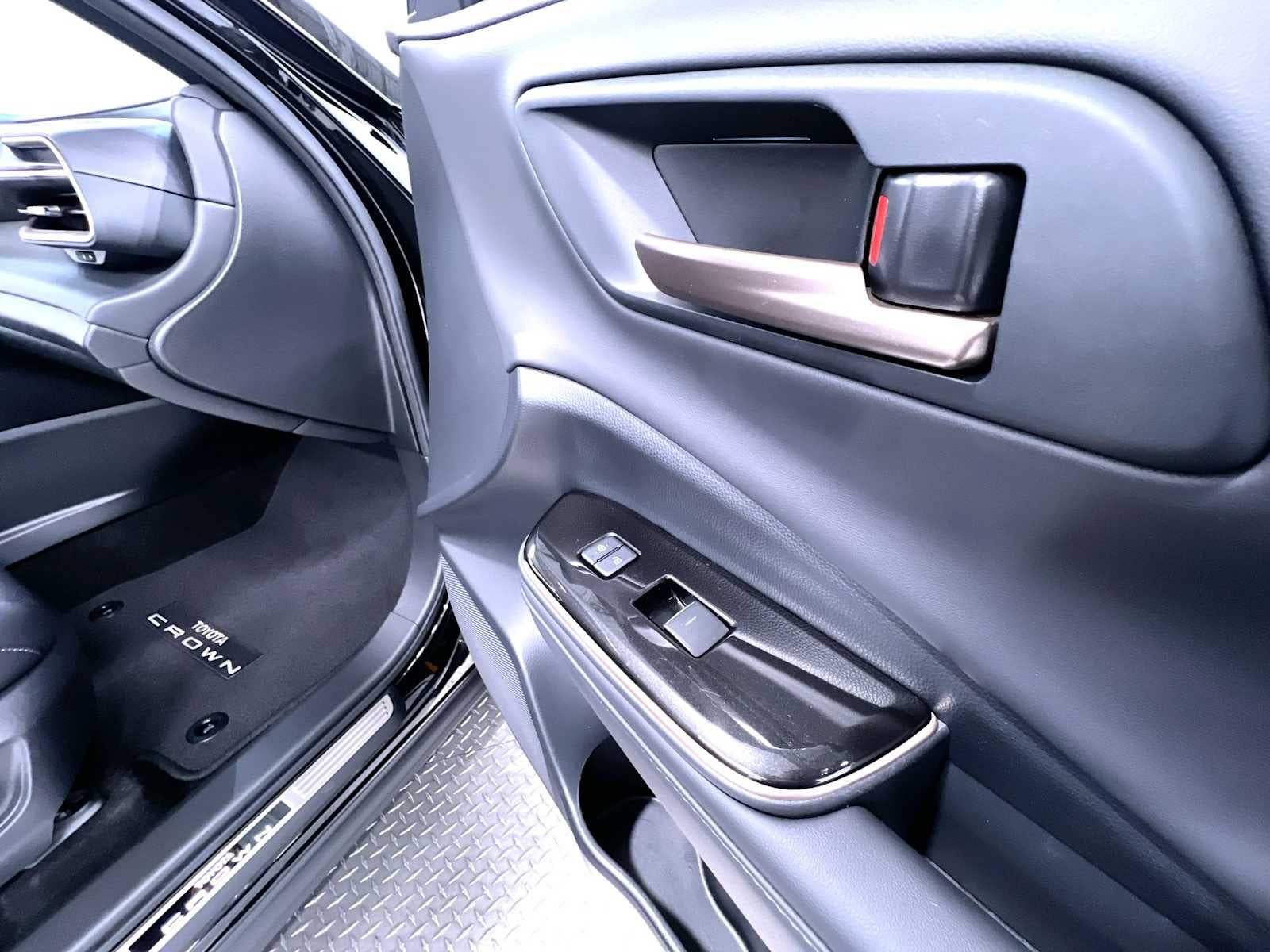 2024 Toyota Crown Platinum