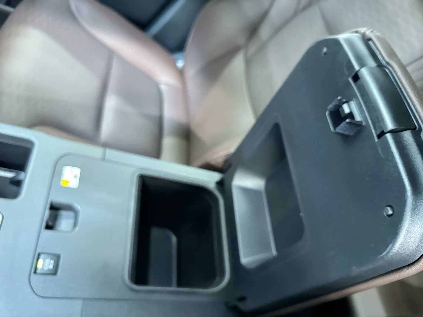 2025 Toyota Land Cruiser 4WD (Natl)