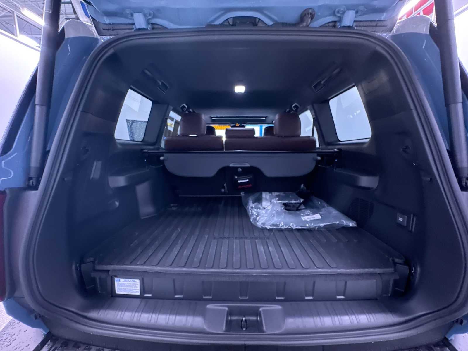 2025 Toyota Land Cruiser 4WD (Natl)