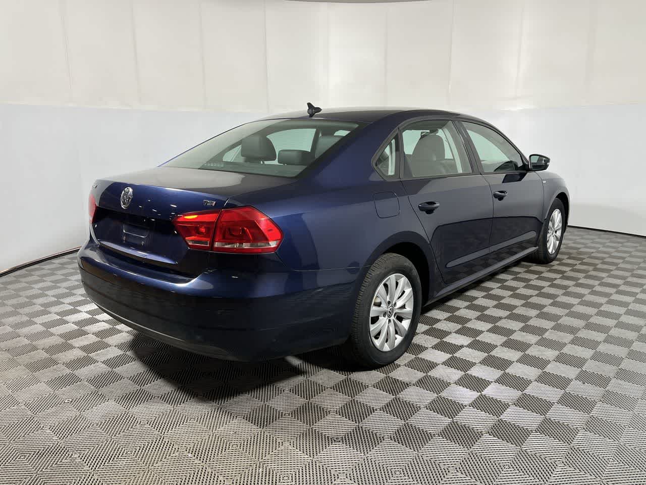 2015 Volkswagen Passat 1.8T Wolfsburg Ed