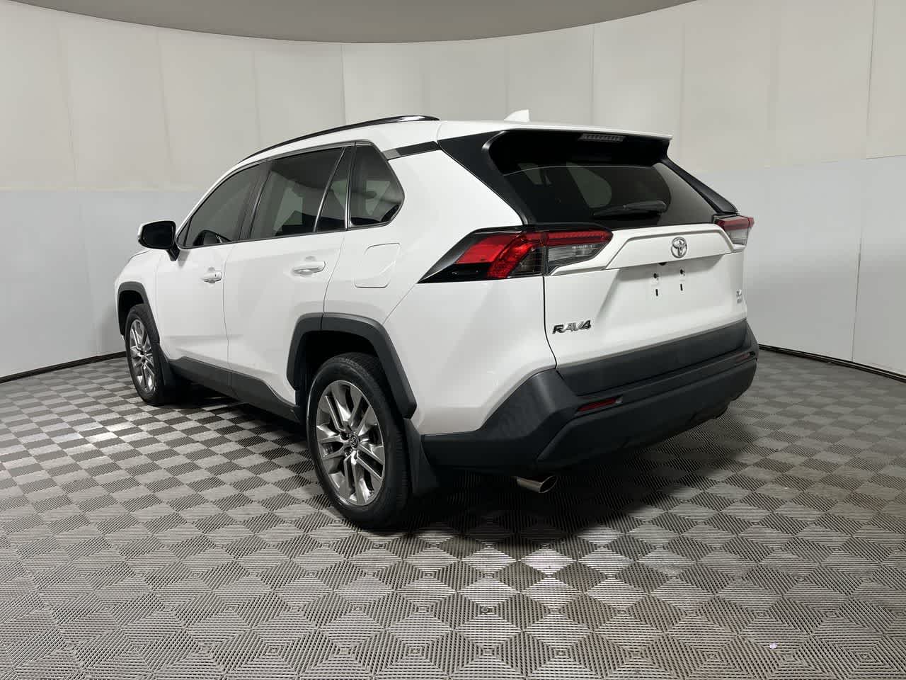 2019 Toyota RAV4 XLE Premium