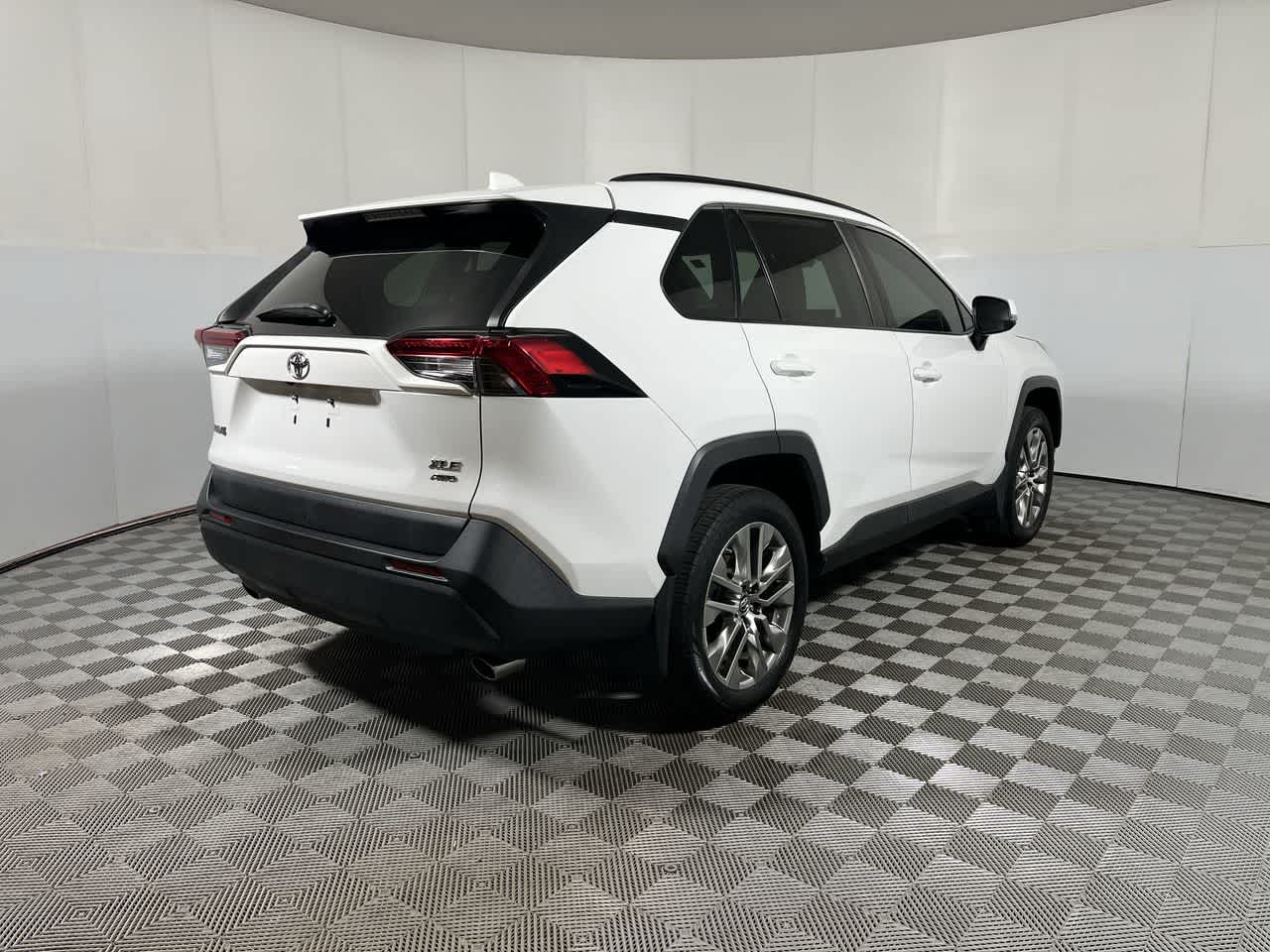 2019 Toyota RAV4 XLE Premium