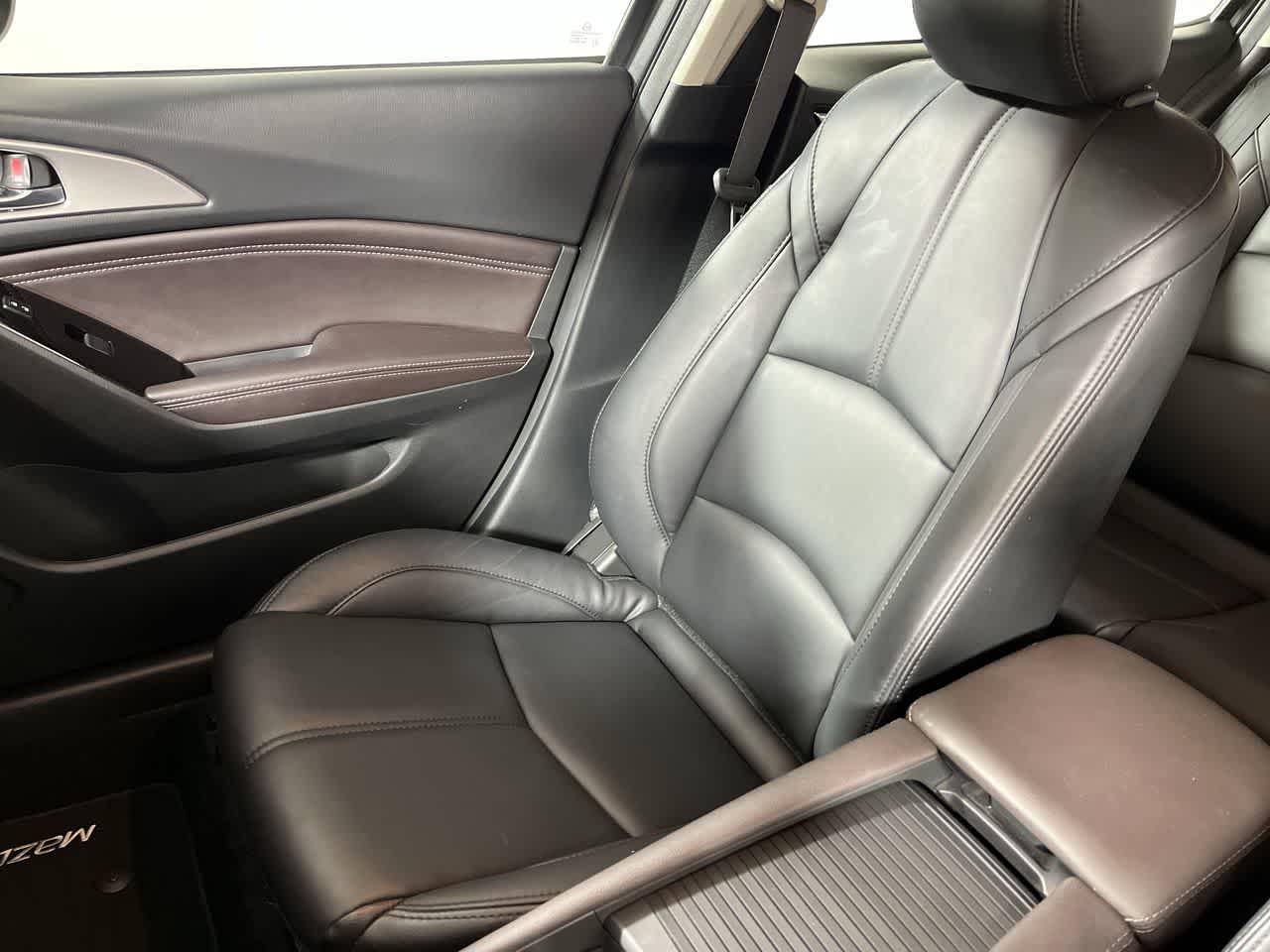 2018 Mazda Mazda3 5-Door Touring