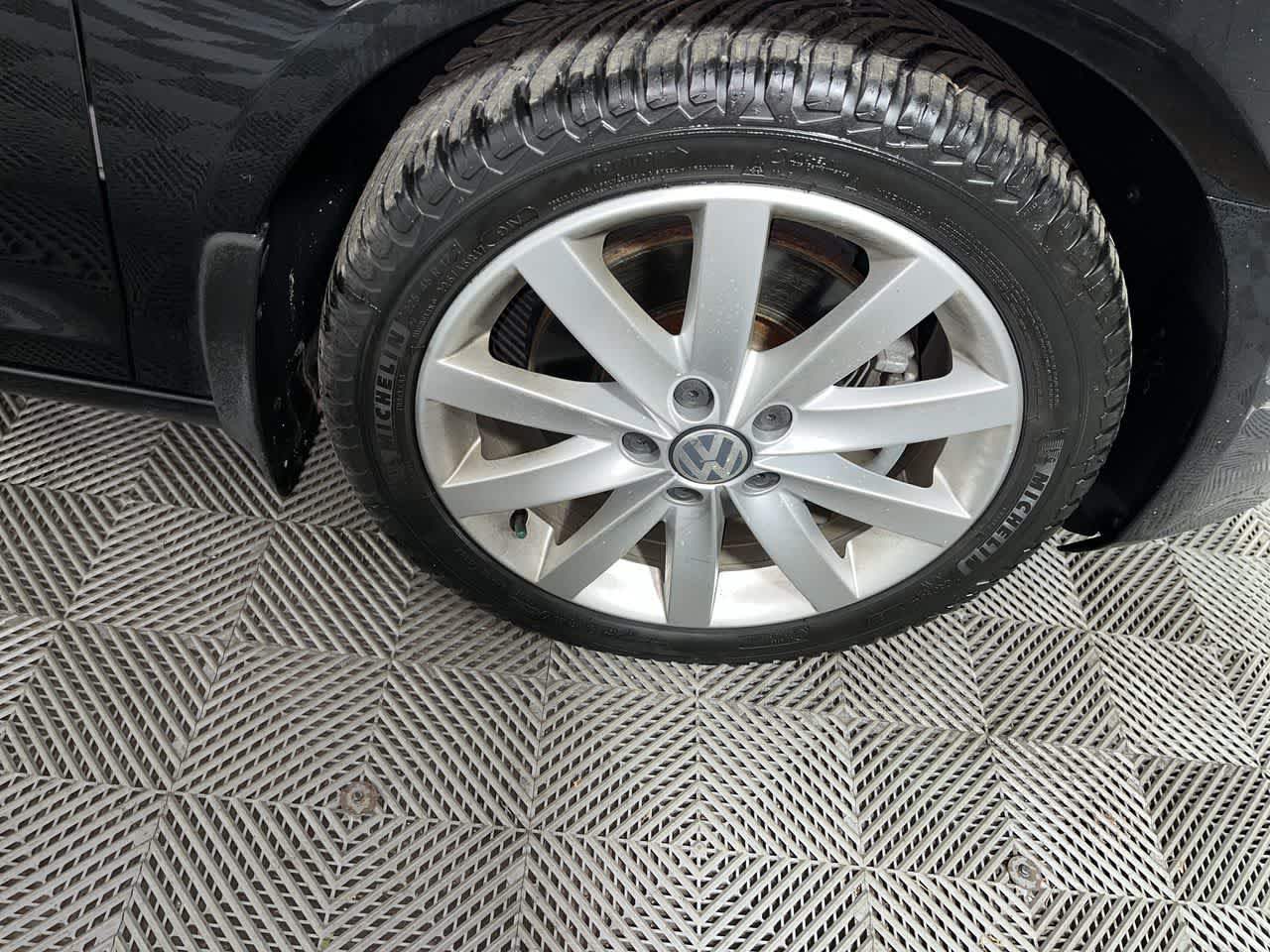 2014 Volkswagen Jetta TDI w/Sunroof & Nav