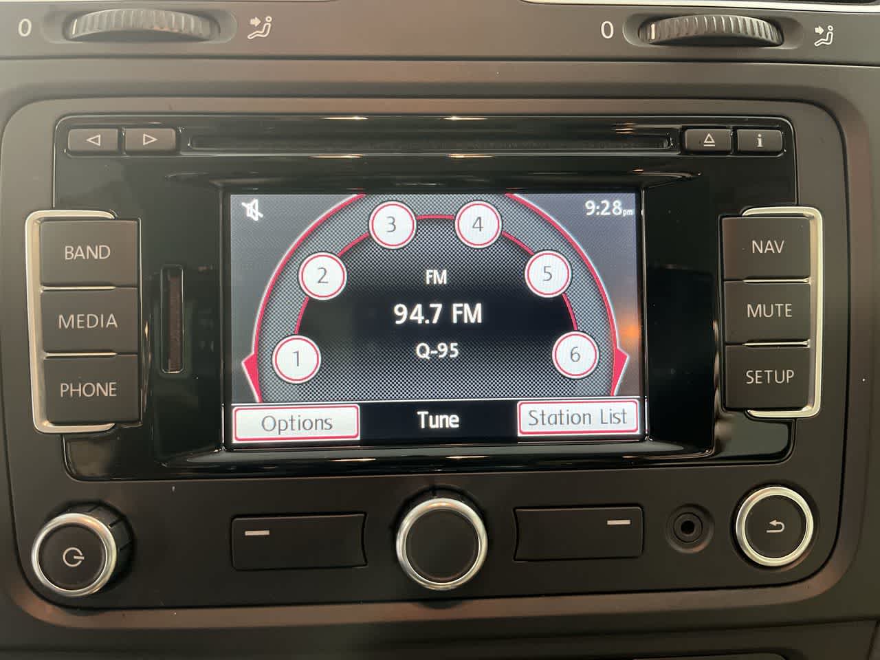 2014 Volkswagen Jetta TDI w/Sunroof & Nav