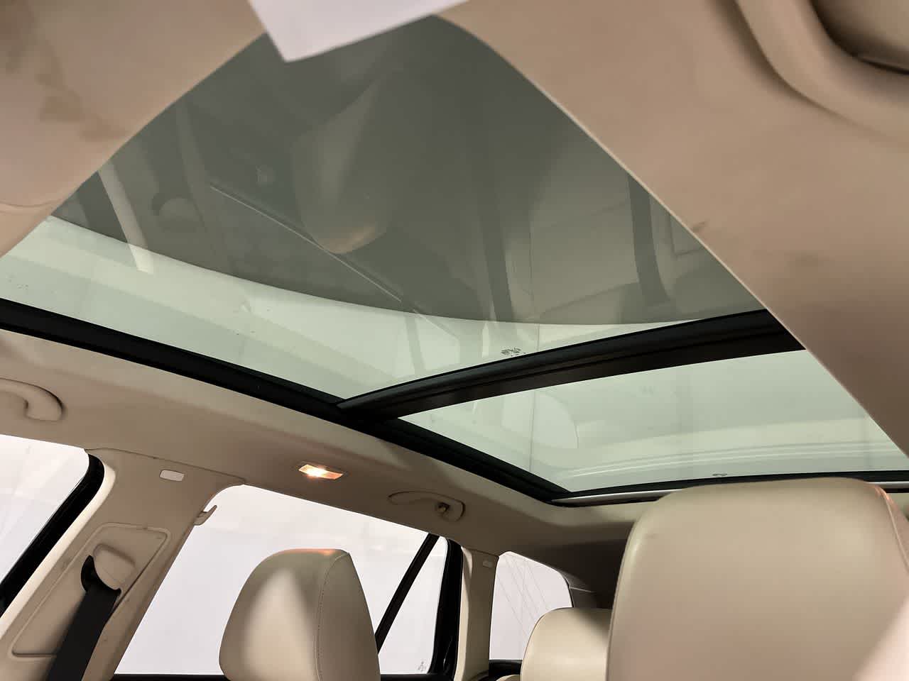 2014 Volkswagen Jetta TDI w/Sunroof & Nav