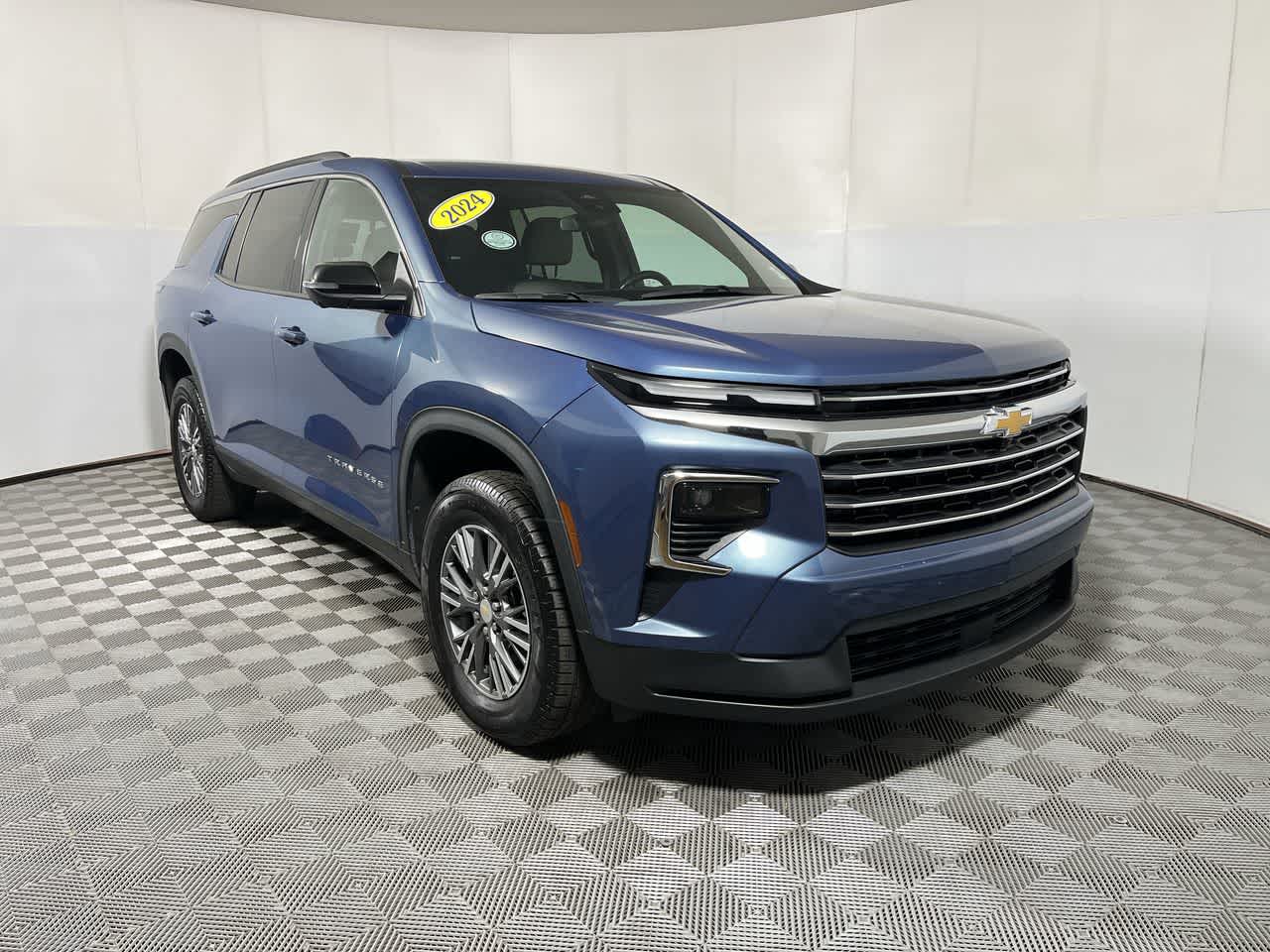 2024 Chevrolet Traverse FWD LT