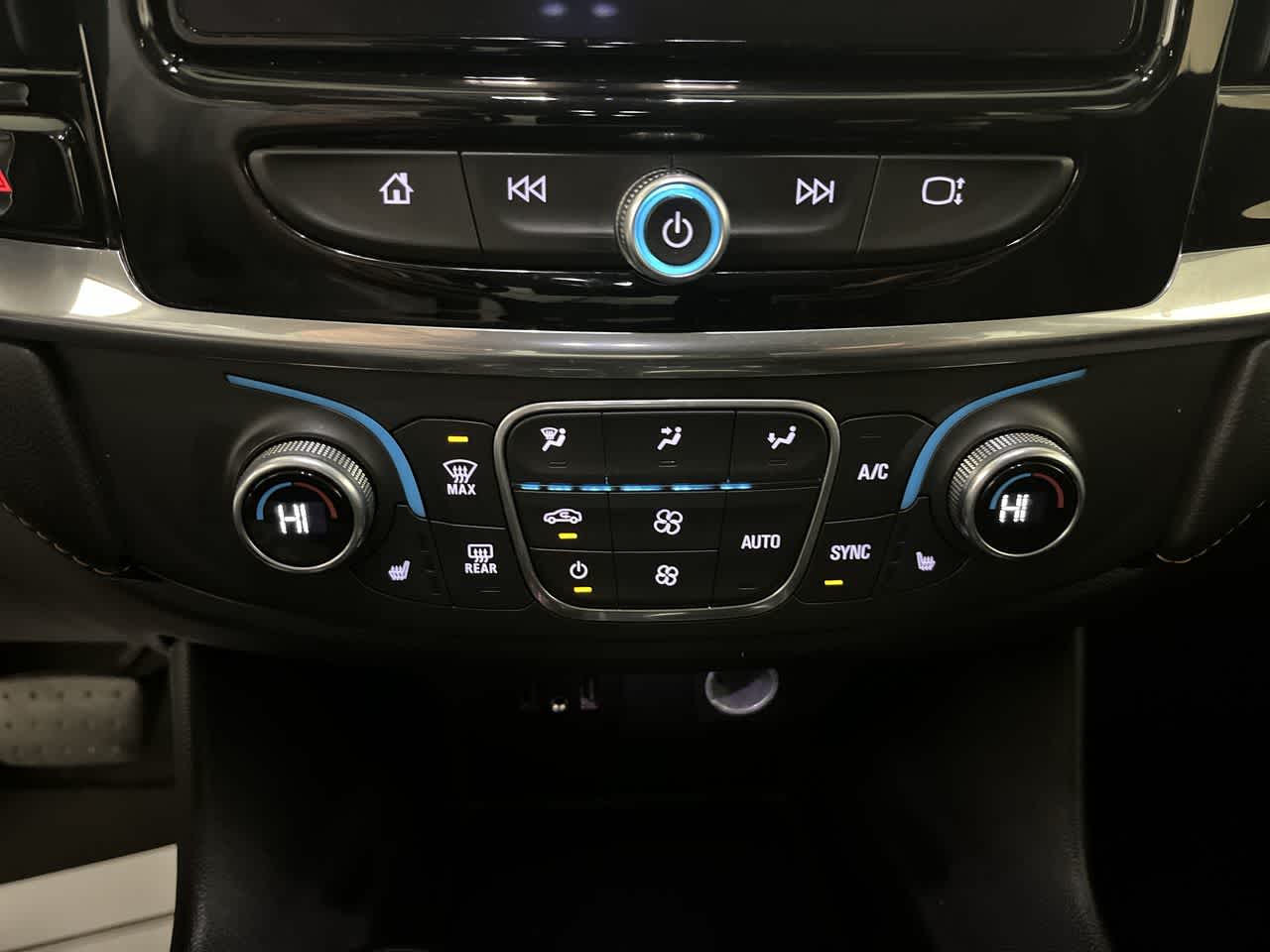 2020 Chevrolet Traverse LT Cloth