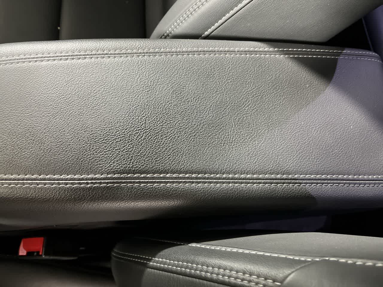 2025 Cadillac XT4 FWD Premium Luxury