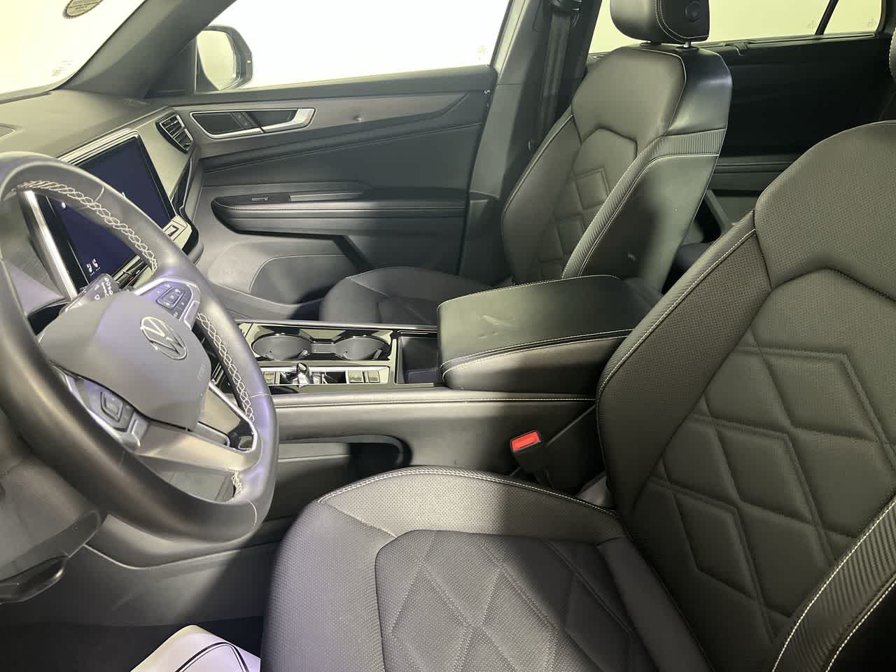 2024 Volkswagen Atlas Cross Sport 2.0T SE w/Technology