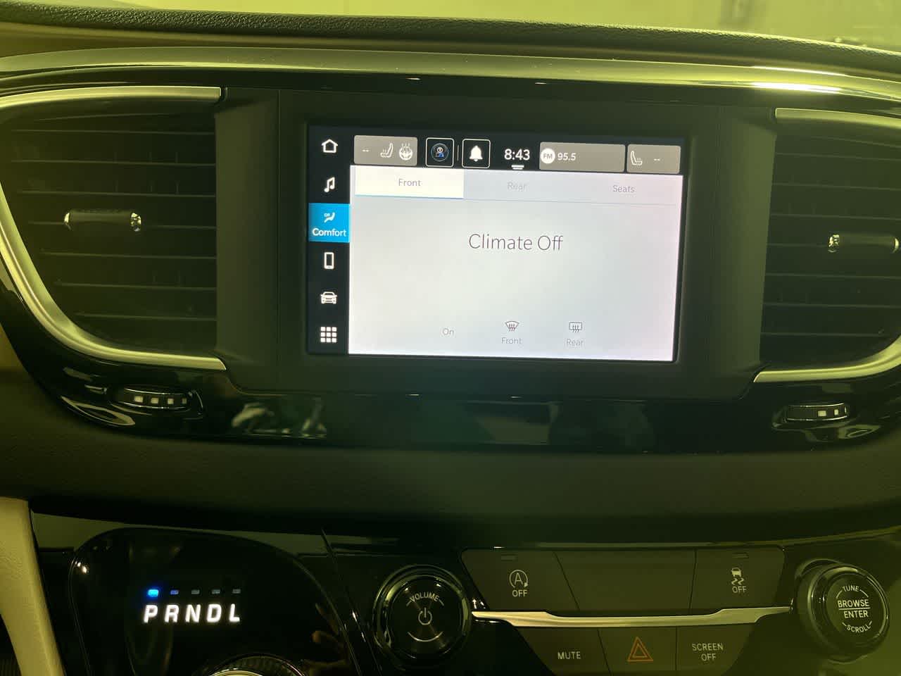 2024 Chrysler Voyager LX