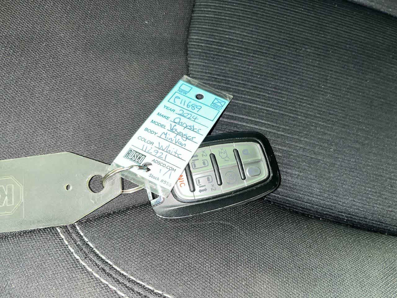 2024 Chrysler Voyager LX