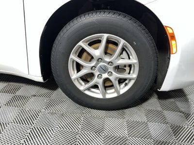 2024 Chrysler Voyager LX