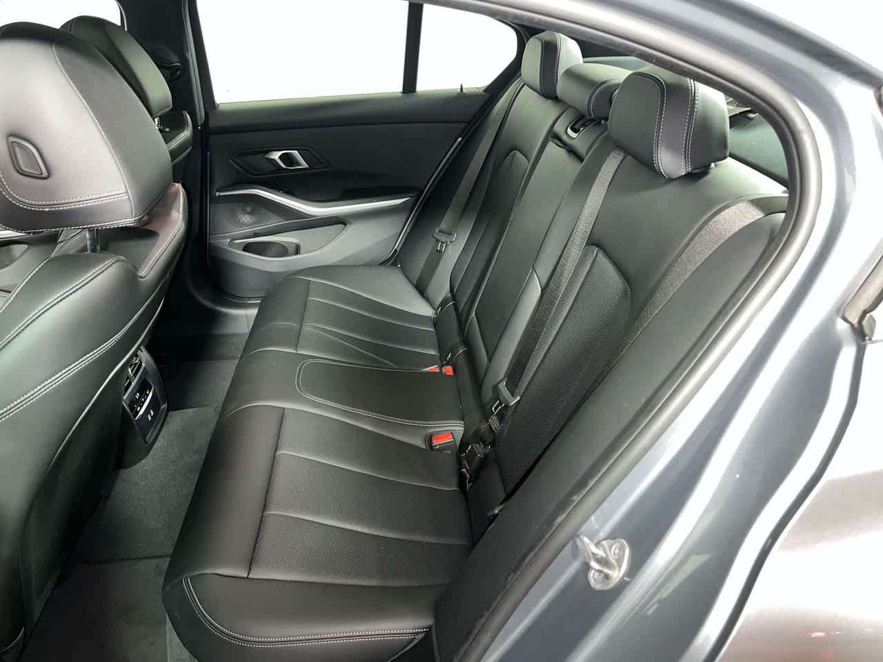 2025 BMW 330i 330i