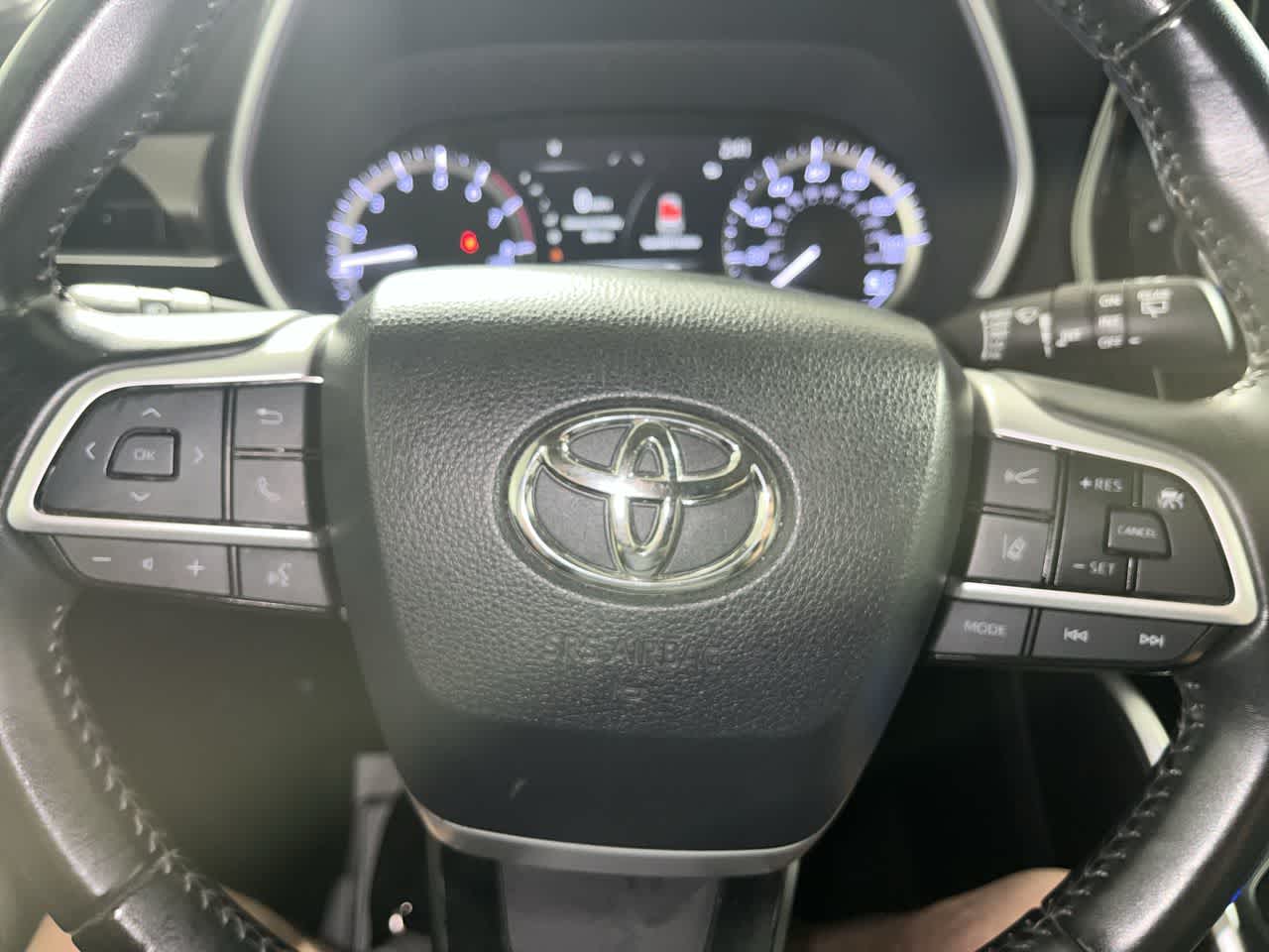 2023 Toyota Highlander XLE - Photo 16