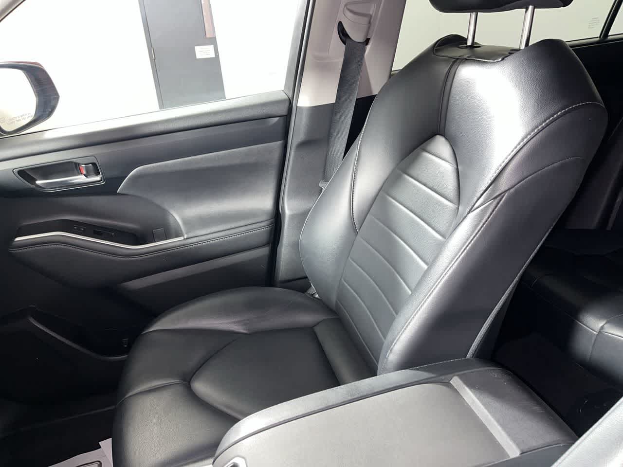 2023 Toyota Highlander XLE - Photo 28