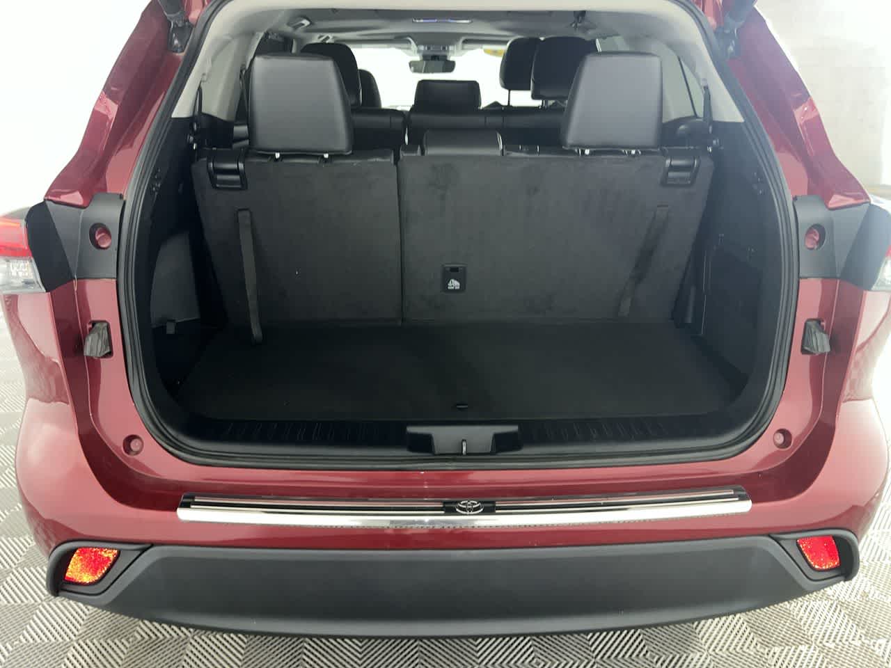 2023 Toyota Highlander XLE - Photo 30