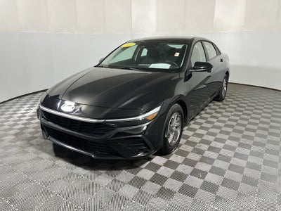 2025 Hyundai Elantra SE