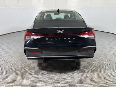 2025 Hyundai Elantra SE