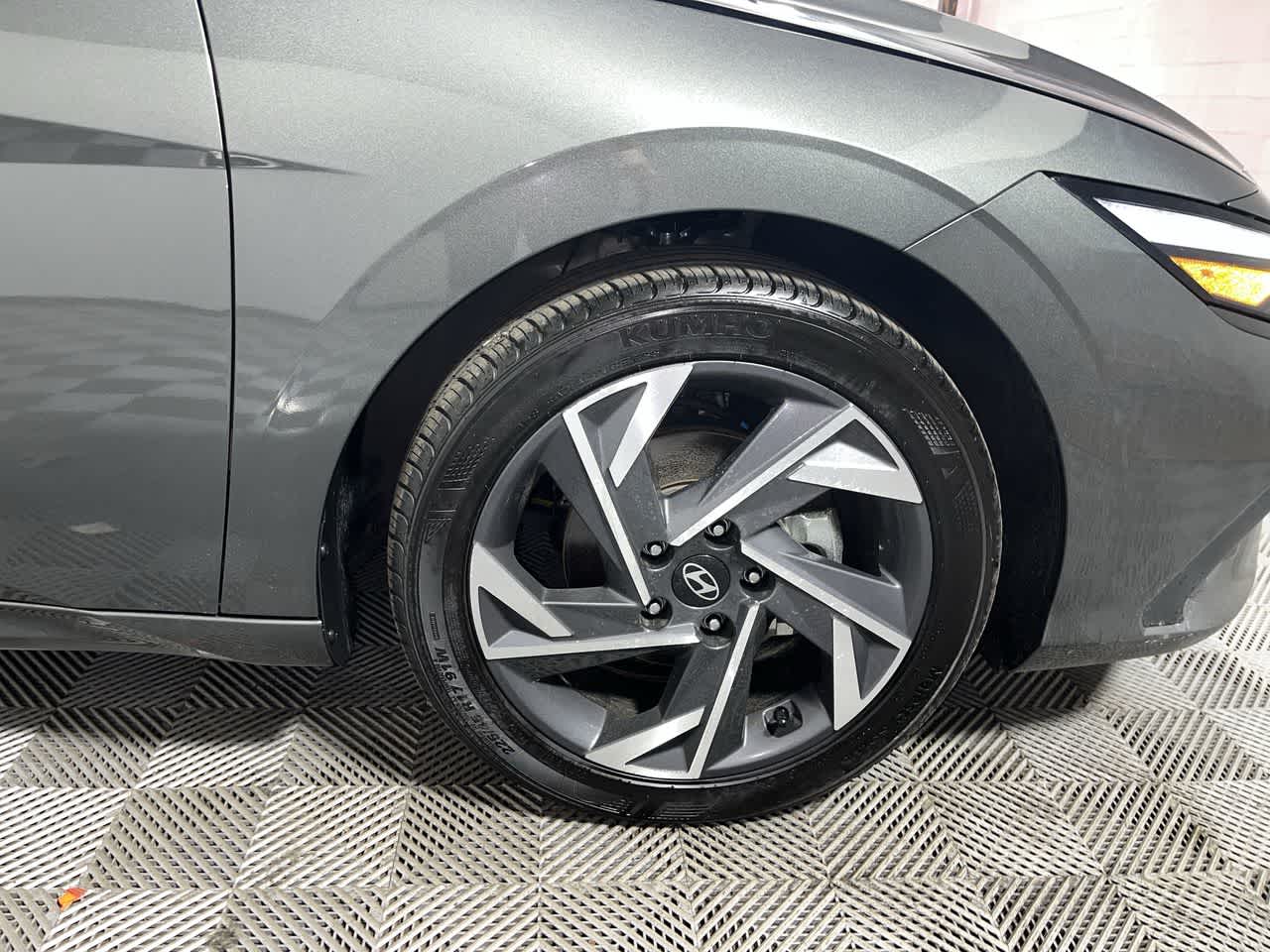 2025 Hyundai Elantra SEL - Photo 10
