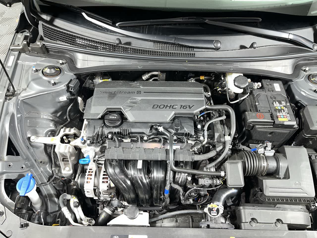 2025 Hyundai Elantra SEL - Photo 12