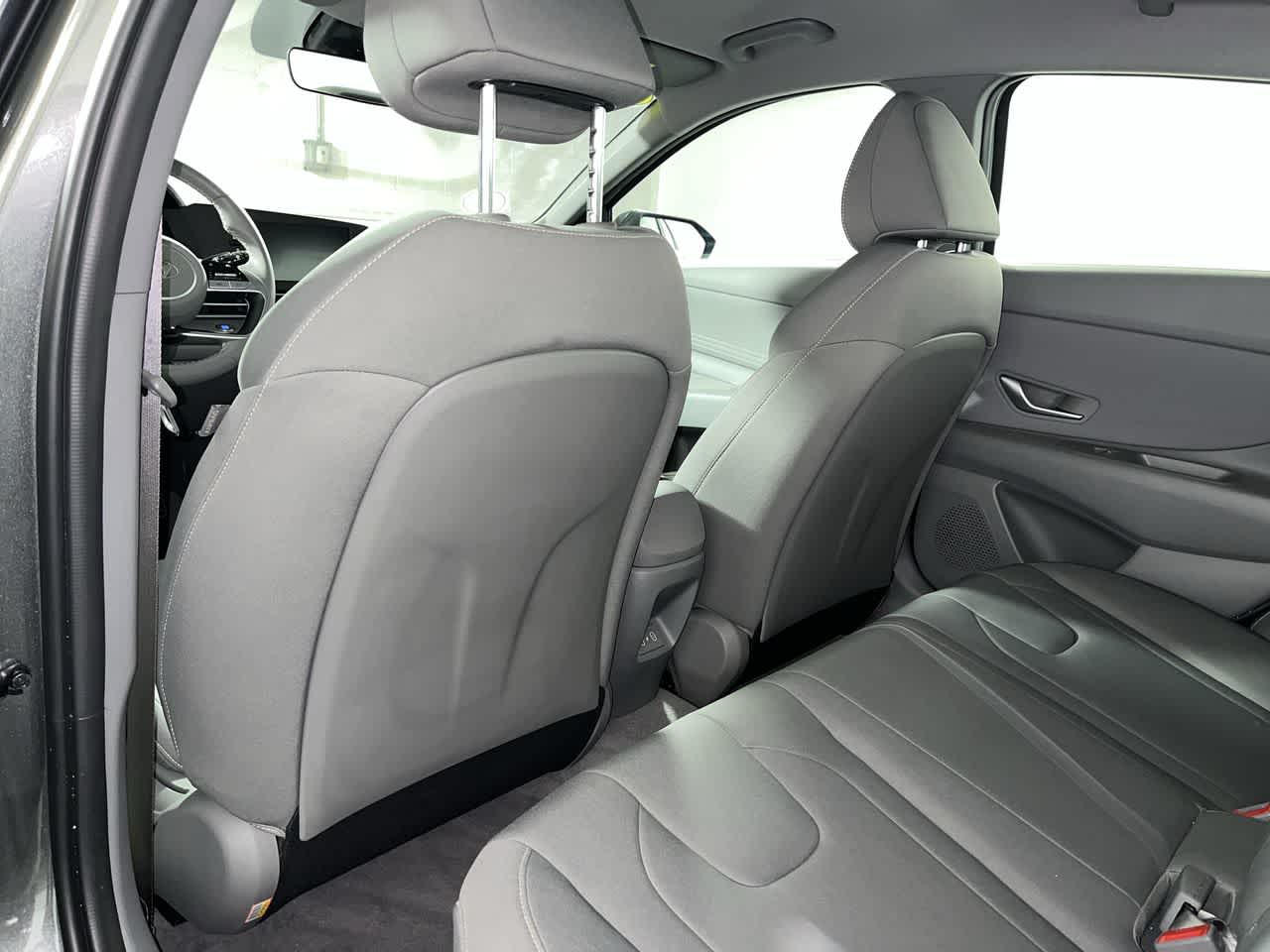 2025 Hyundai Elantra SEL - Photo 24