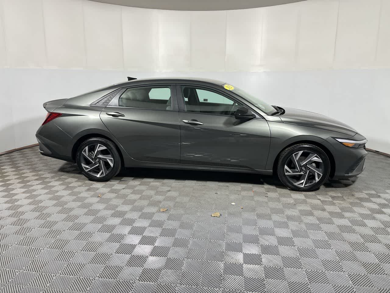 2025 Hyundai Elantra SEL - Photo 9