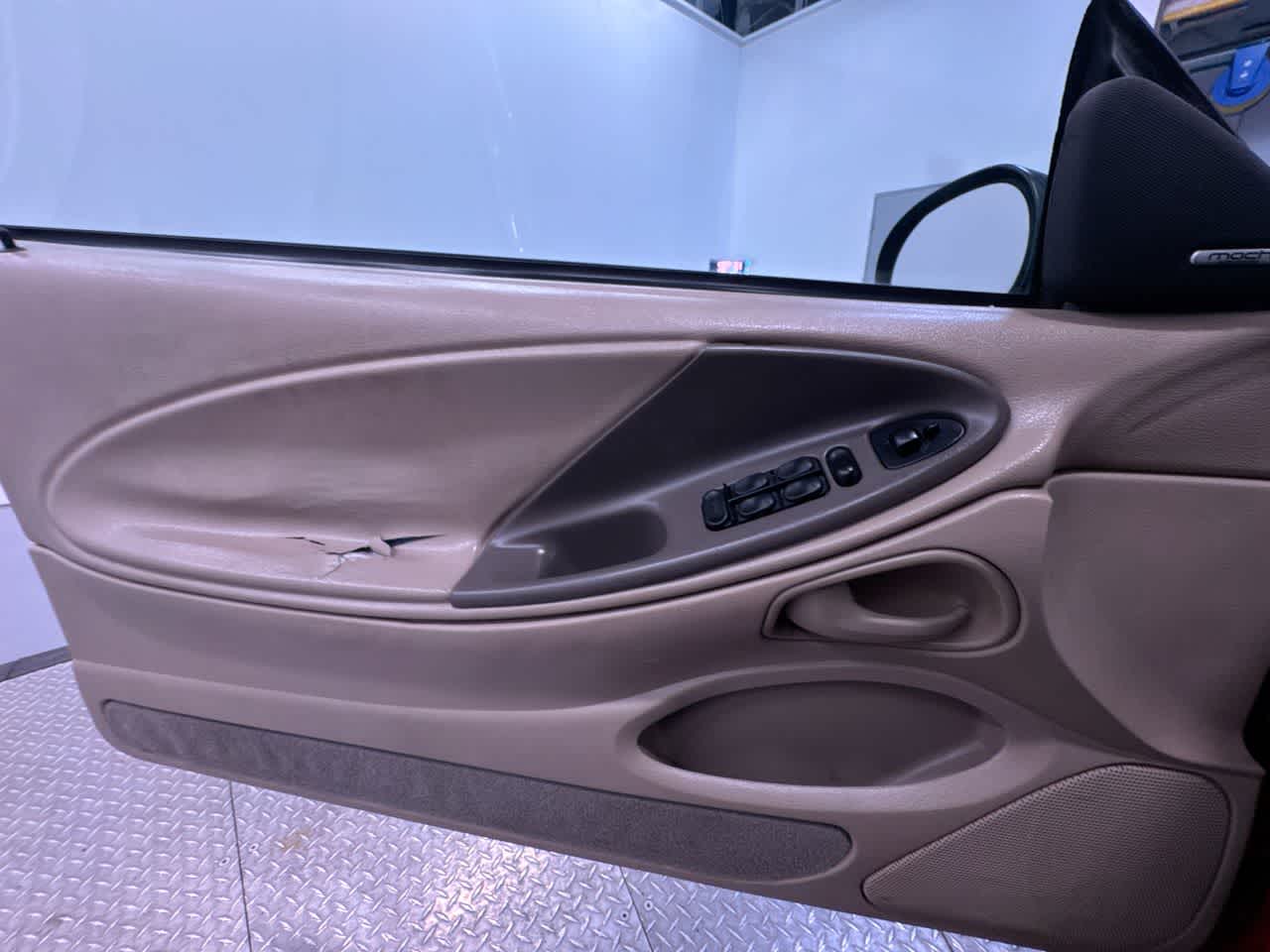 2003 Ford Mustang Deluxe