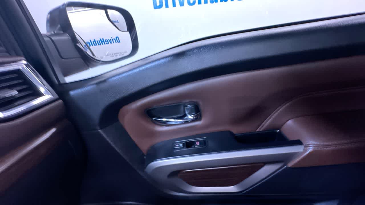 2024 Nissan Titan Platinum Reserve