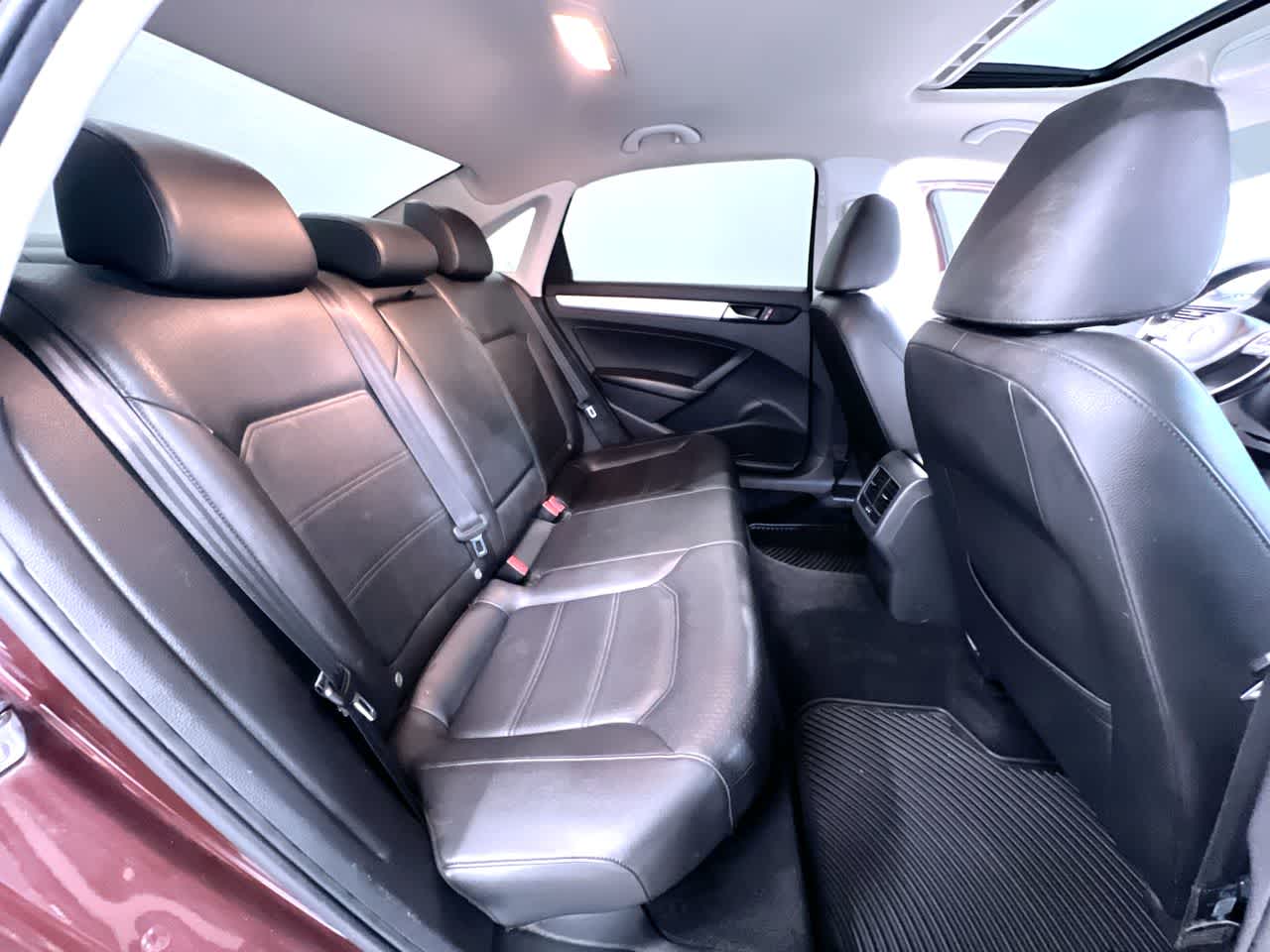 2013 Volkswagen Passat TDI SE w/Sunroof