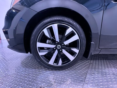 2022 Nissan Versa SR