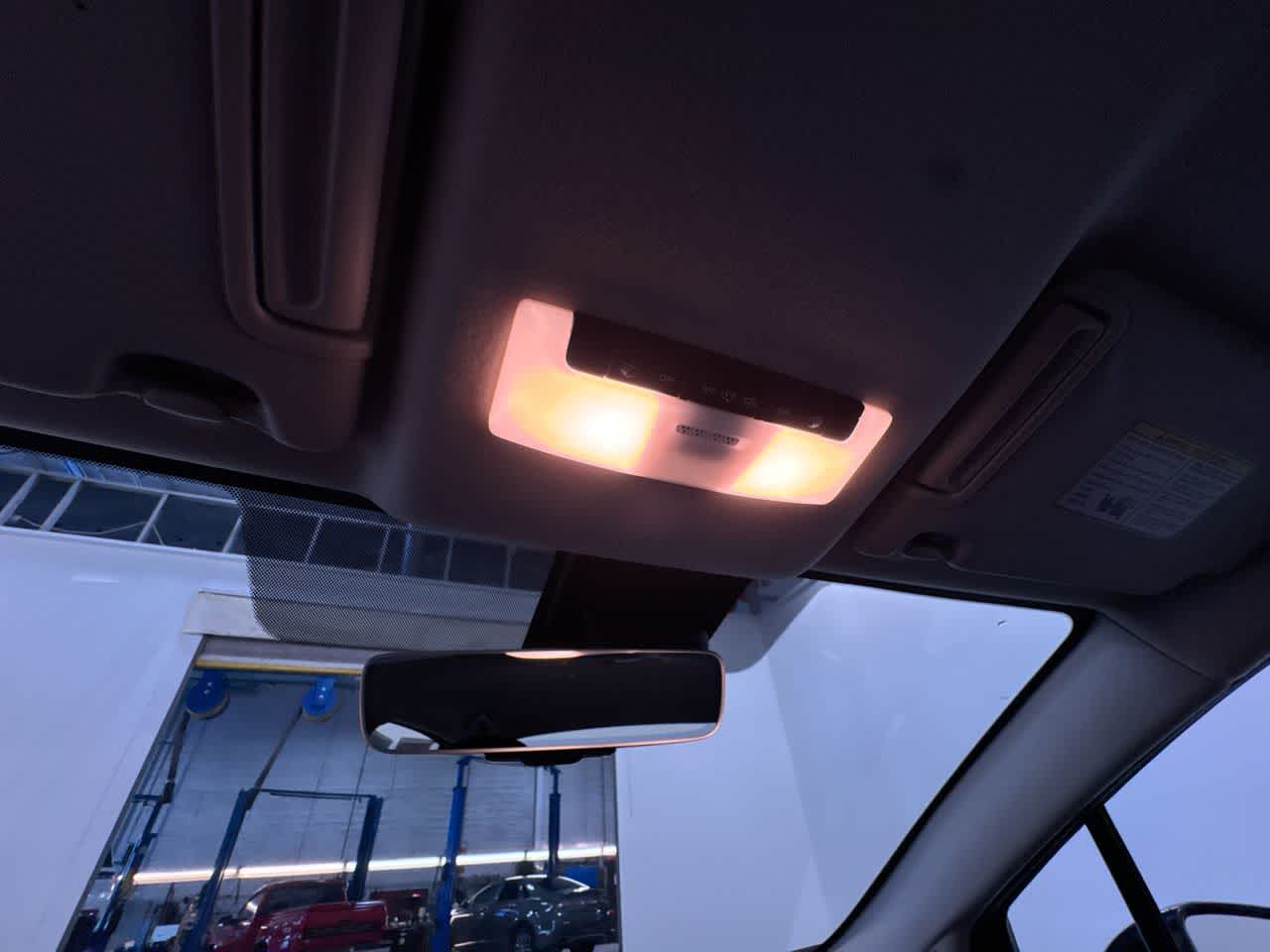 2022 Nissan Versa SR