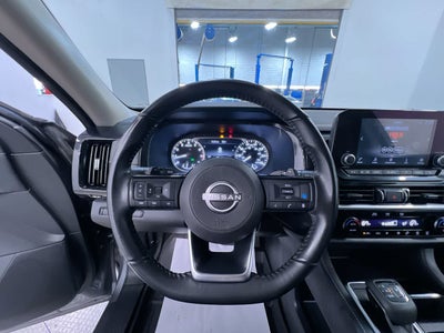 2023 Nissan Pathfinder SV