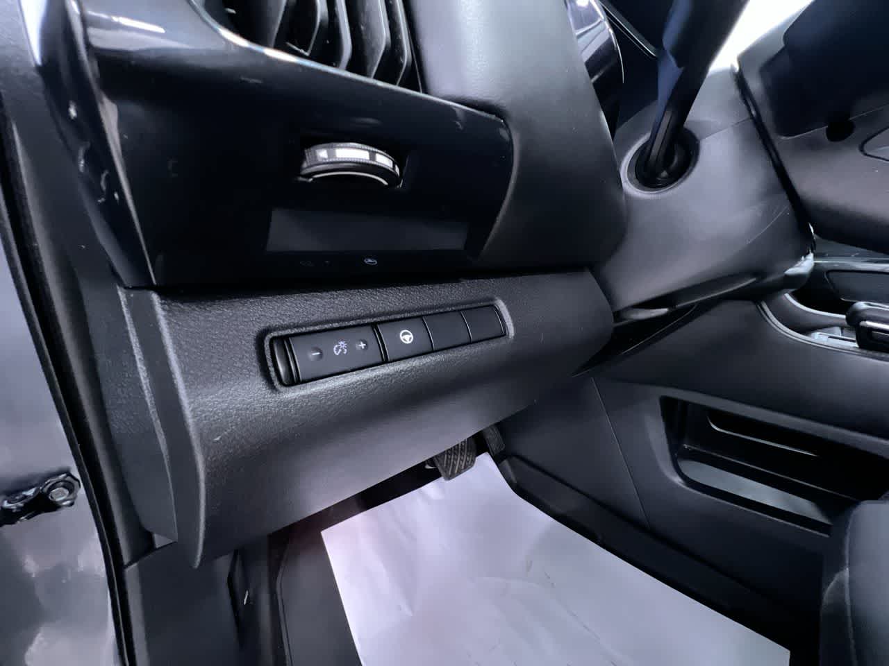 2023 Nissan Pathfinder SV
