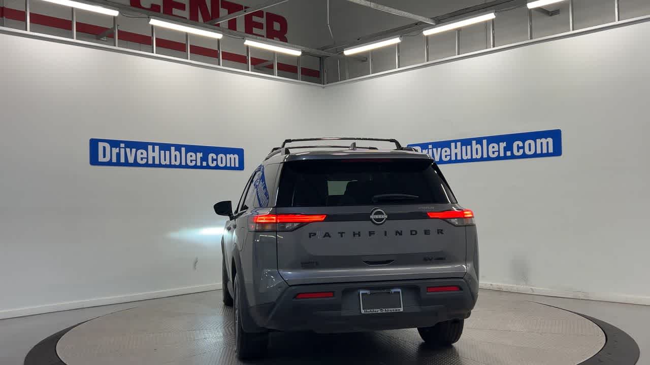 2023 Nissan Pathfinder SV