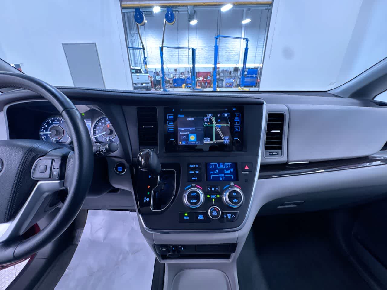 2016 Toyota Sienna XLE