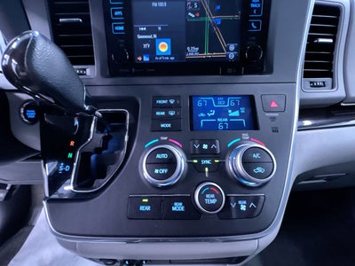 2016 Toyota Sienna XLE
