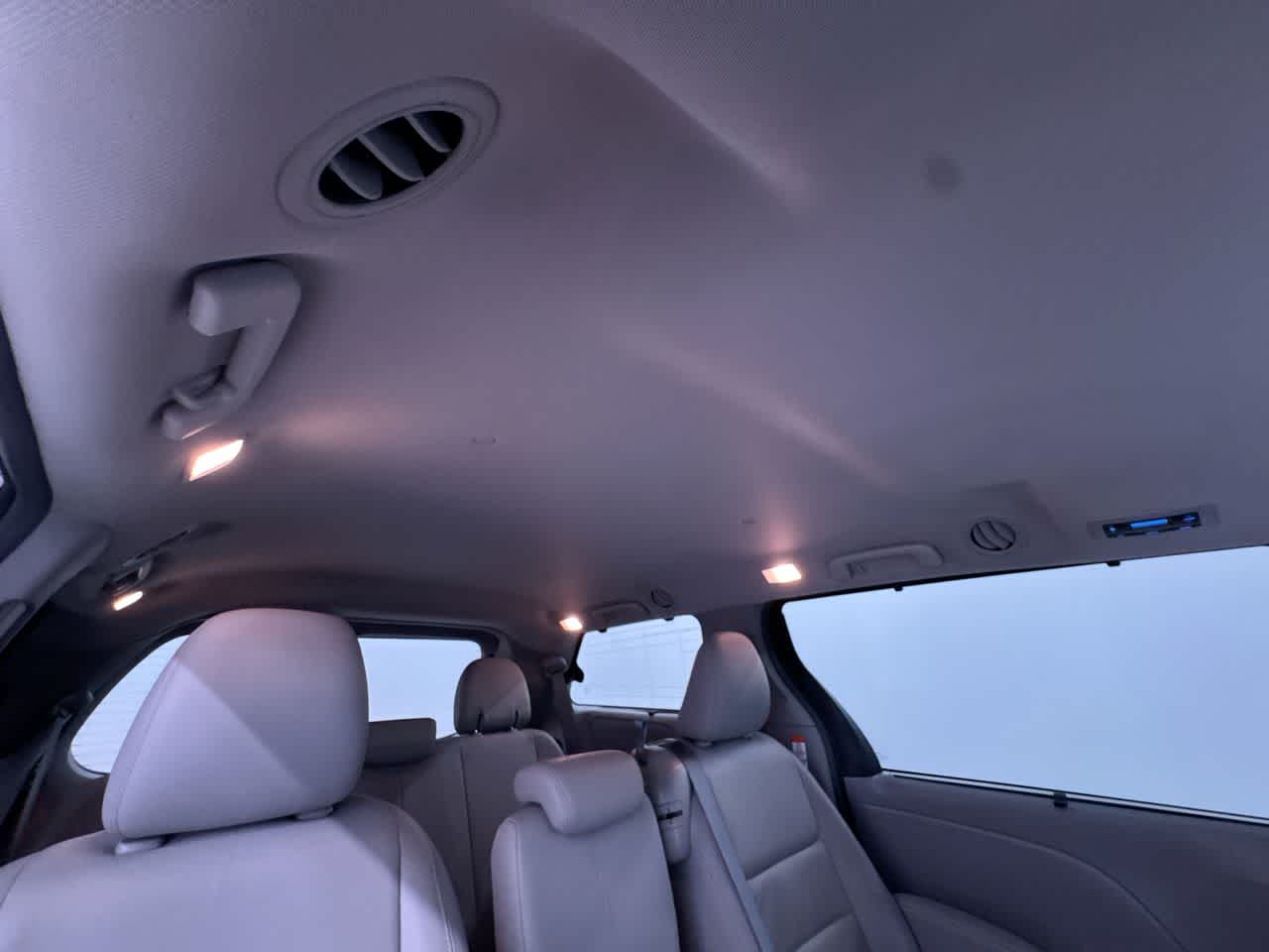 2016 Toyota Sienna XLE
