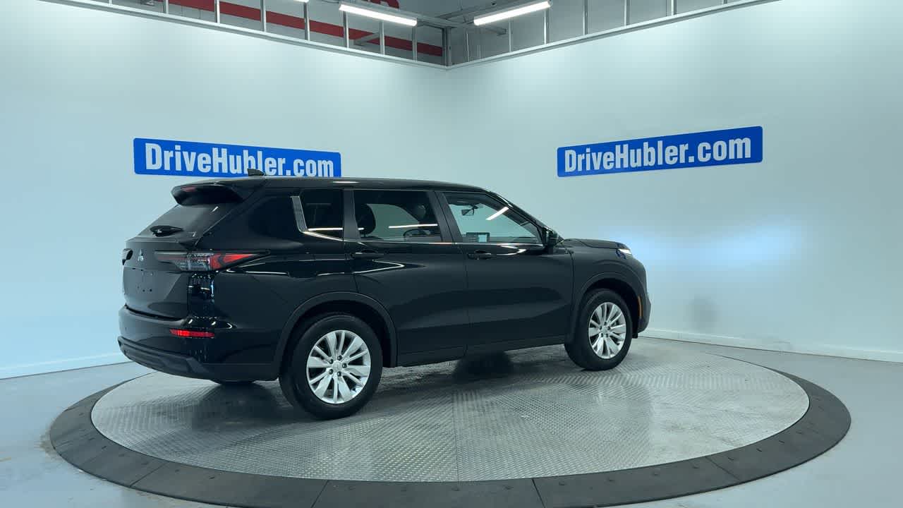 2025 Mitsubishi Outlander ES