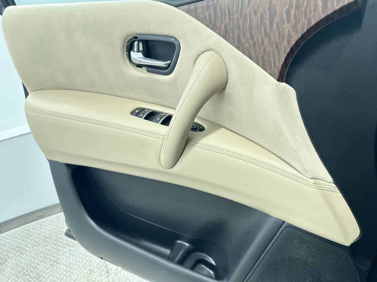 2017 Nissan Armada SV