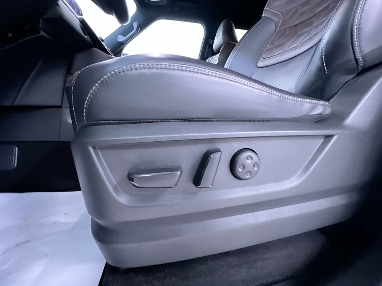 2025 Nissan Armada Platinum