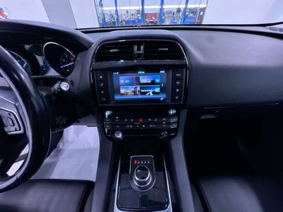 2018 Jaguar F-PACE 25t Premium