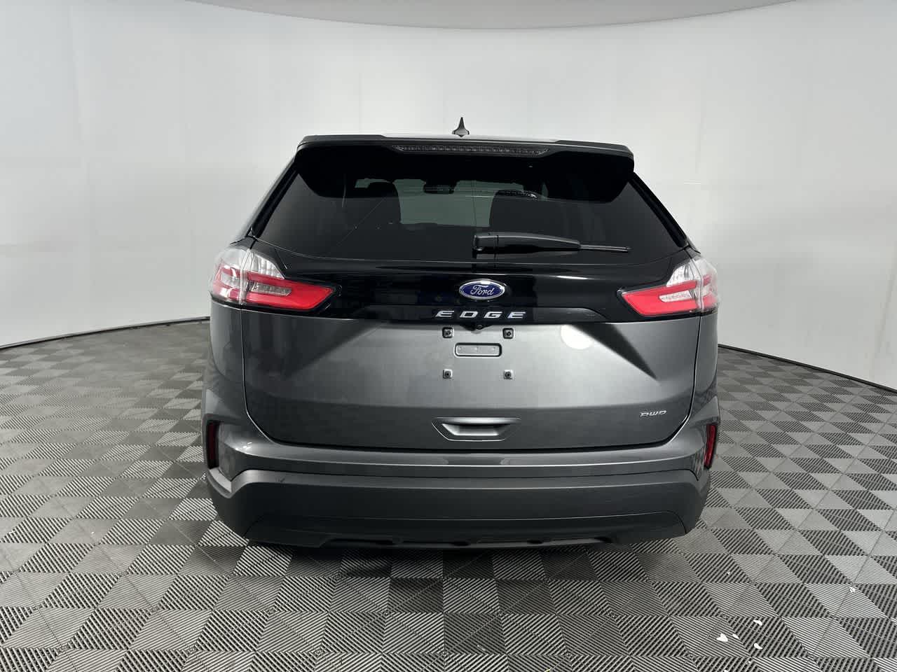 2023 Ford Edge SE
