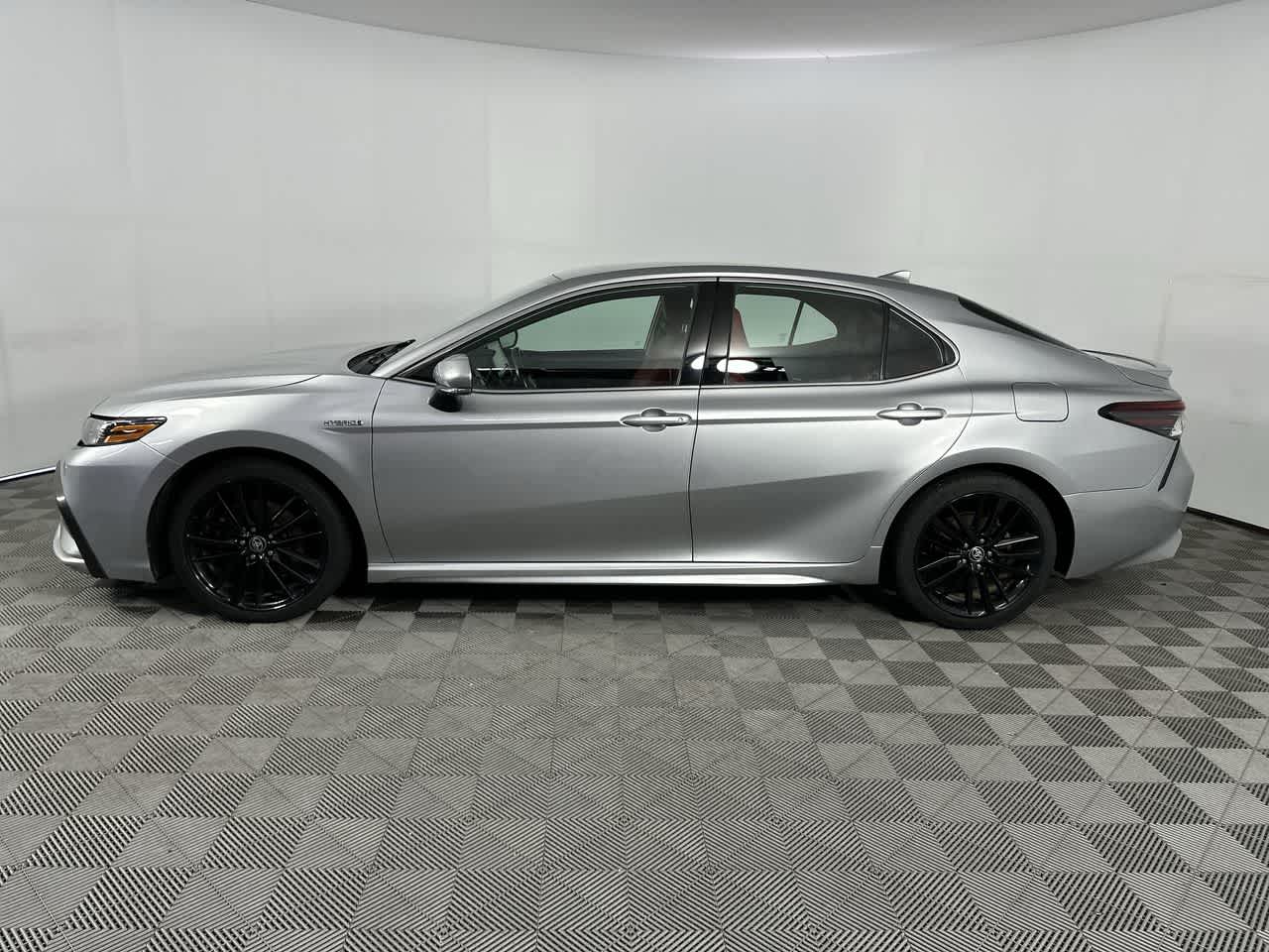 2021 Toyota Camry Hybrid XSE