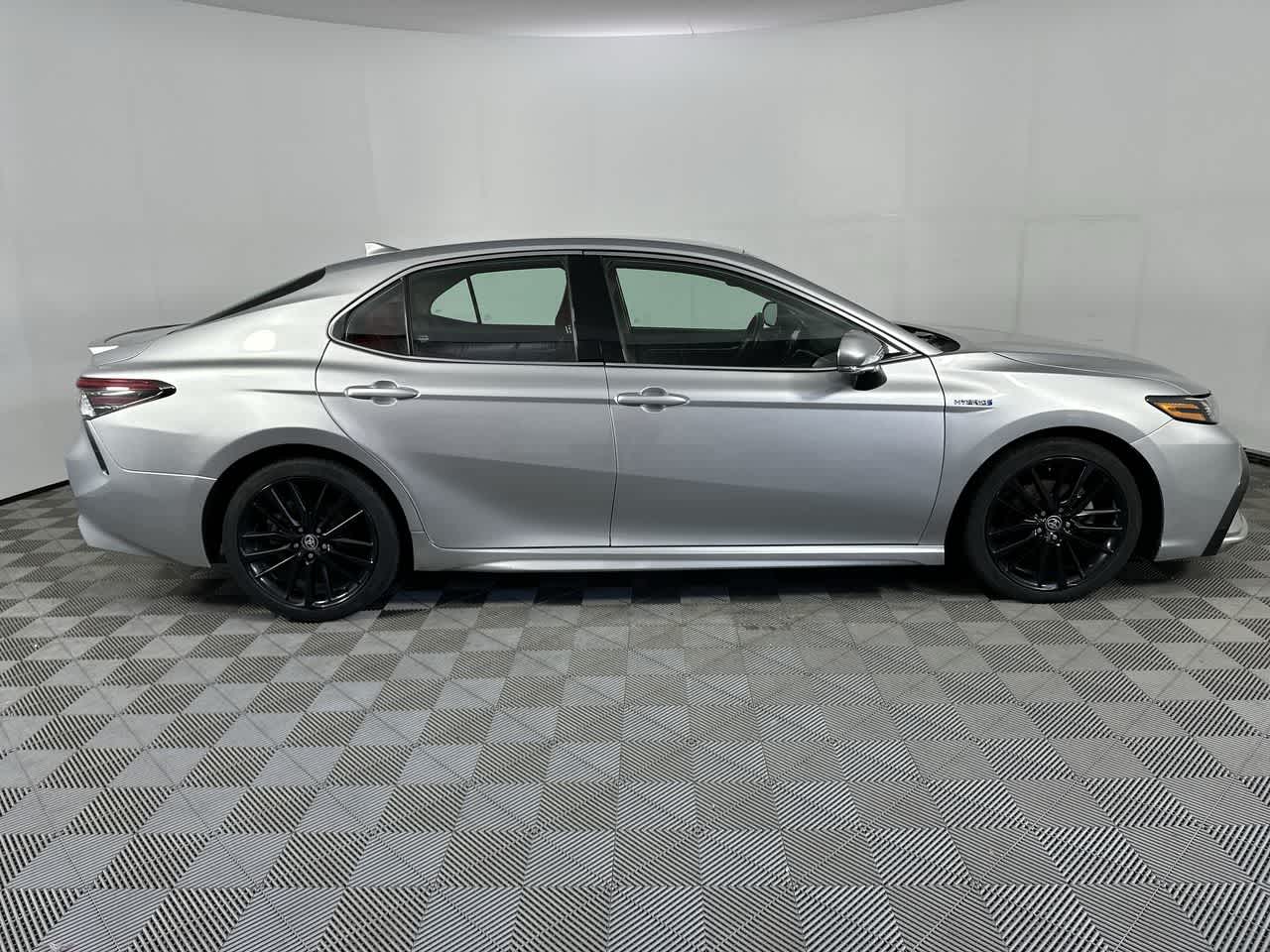 2021 Toyota Camry Hybrid XSE