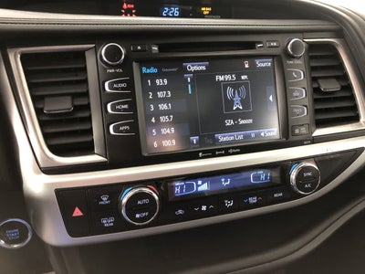 2017 Toyota Highlander SE